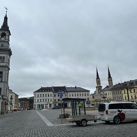 Ein Zimmer Wohnung Am Markt Oelsnitz  Bagian luar foto