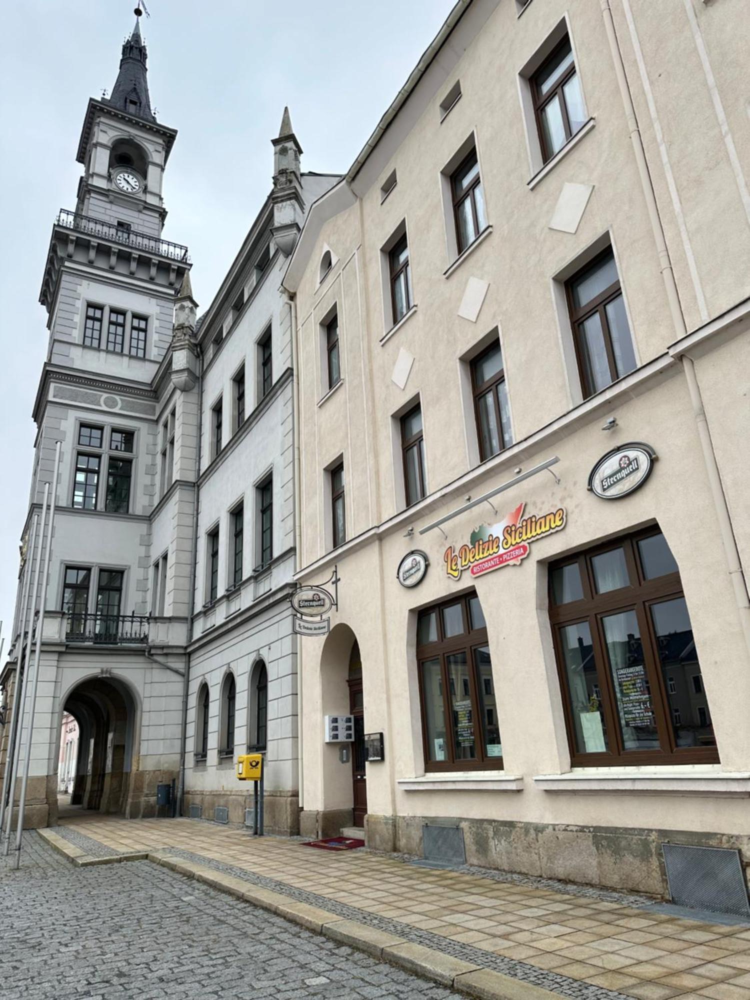 Ein Zimmer Wohnung Am Markt Oelsnitz  Bagian luar foto
