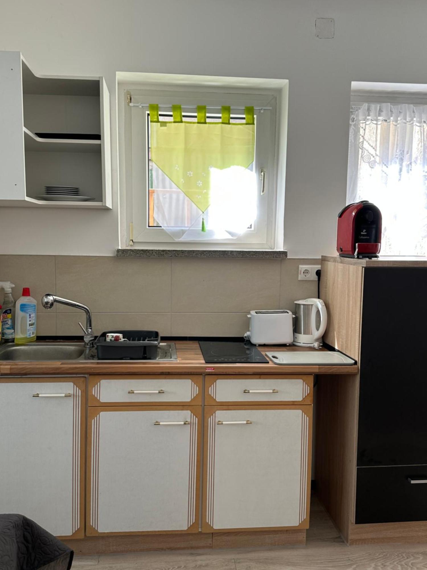 Ein Zimmer Wohnung Am Markt Oelsnitz  Bagian luar foto